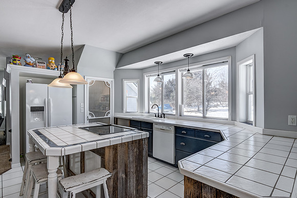 03 - Kitchen-3
