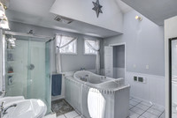 07 - Primary Bathroom-1