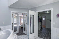 07 - Primary Bathroom-3