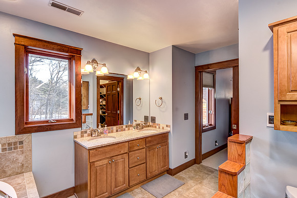 07 - Primary Bathroom-2