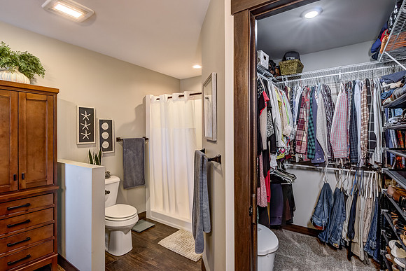 07 - Primary Bathroom-2
