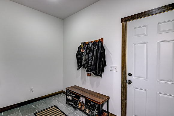 16c - mudroom-1
