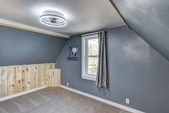11 - Upper Level Bedroom - 2-1