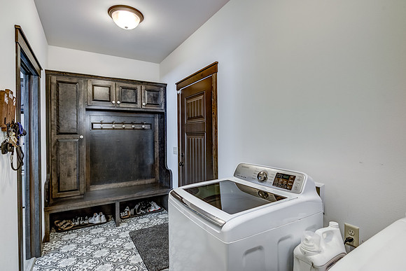16c - mudroom-1