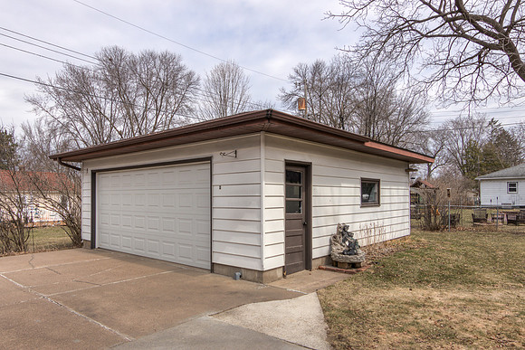 17a - Garage-1