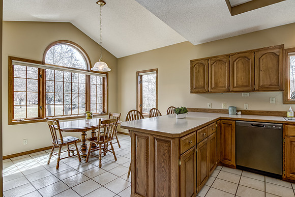 03 - Kitchen-1