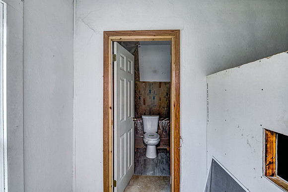 11 - Upper Level Bedroom - 1-4