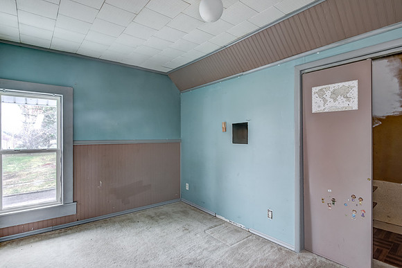 11 - Upper Level Bedroom - 2-1
