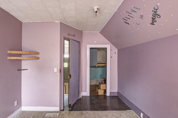 11 - Upper Level Bedroom - 3-2