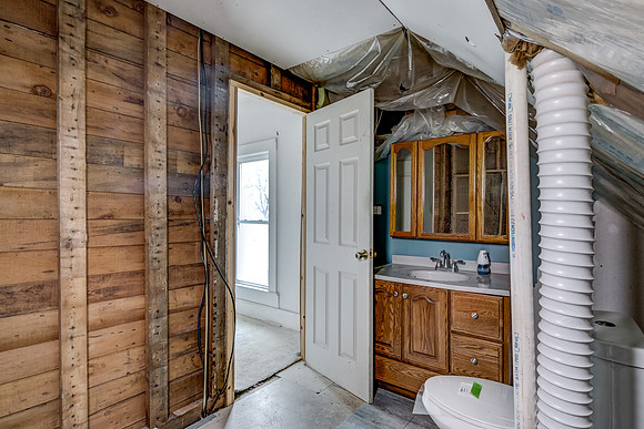 12b - Bathroom-3