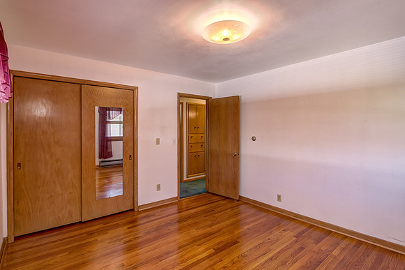 10 - Main Level Bedroom - 1-2