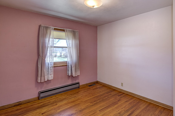 10 - Main Level Bedroom - 3-1