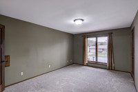 06 - Primary Bedroom-1