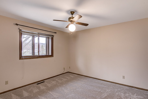 11 - Upper Level Bedroom - 2-1