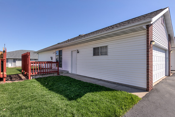 20 - Exterior-4