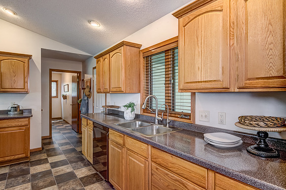 03 - Kitchen-1