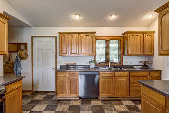 03 - Kitchen-2