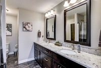 07 - Primary Bathroom-1