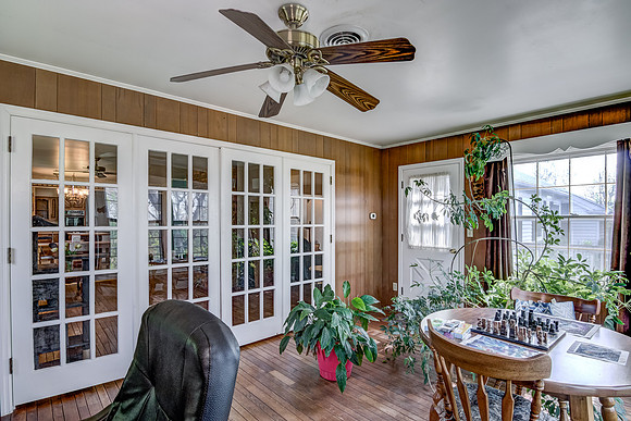 09 - Seasonal Porch-3