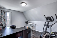 11 - Upper Level Bedroom - 3-1