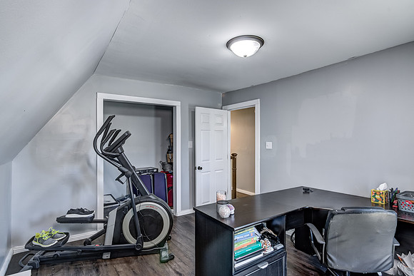 11 - Upper Level Bedroom - 3-2