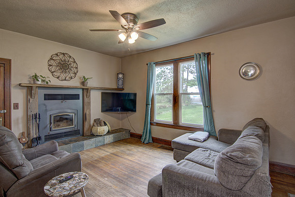 02 - Living Room-2