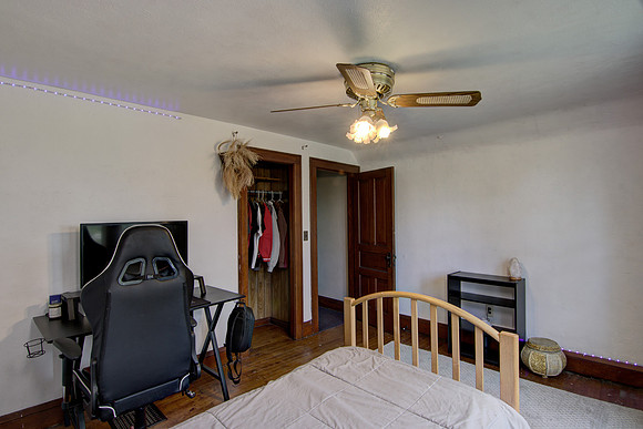 11 - Upper Level Bedroom - 1-2