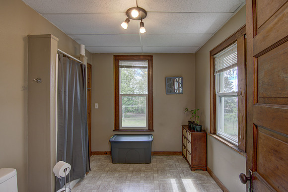 12b - Bathroom-1