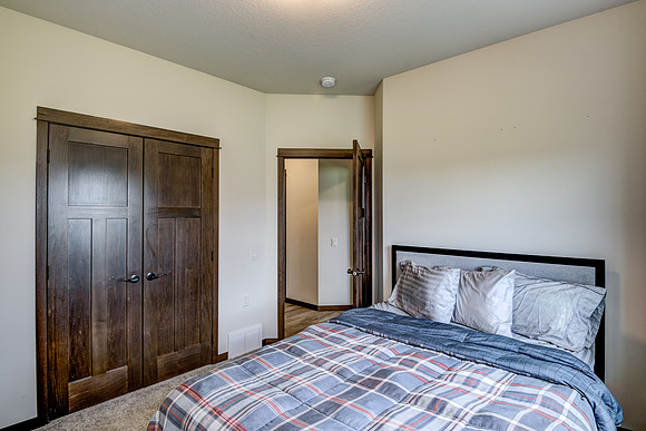 10 - Main Level Bedroom - 1-2