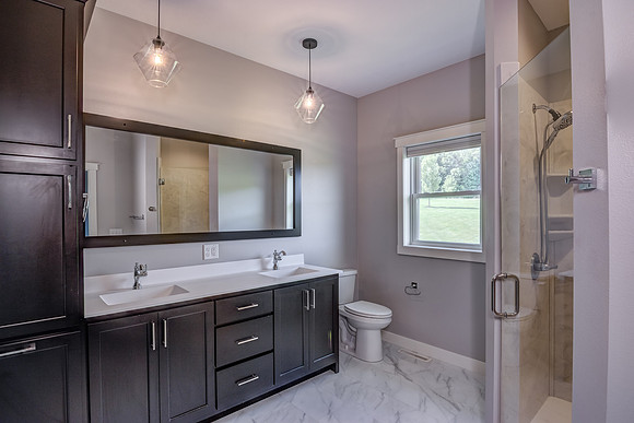 07 - Primary Bathroom-1