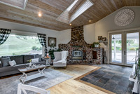 05 - Family Room-3