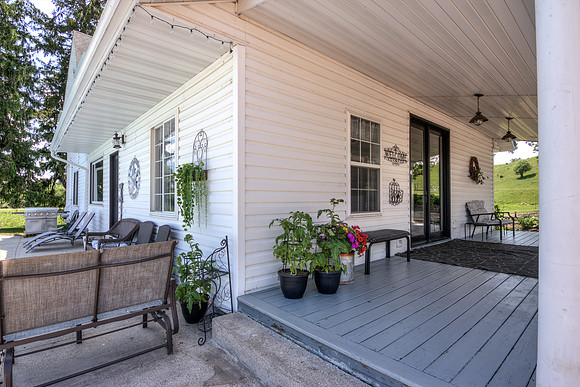 20 - Exterior-13