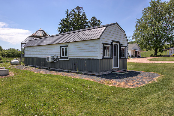 18 - Outbuilding-03