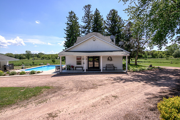 20 - Exterior-13b