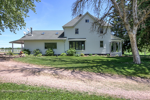 20 - Exterior-02