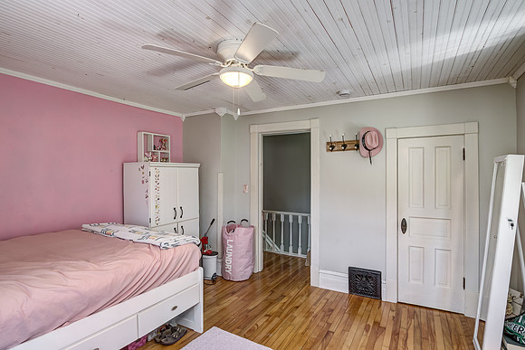11 - Upper Level Bedroom - 3-2