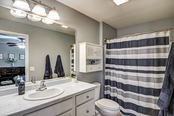 07 - Primary Bathroom-1