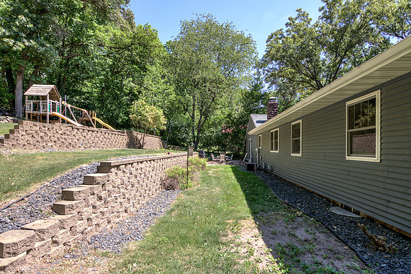 19 - Backyard-04