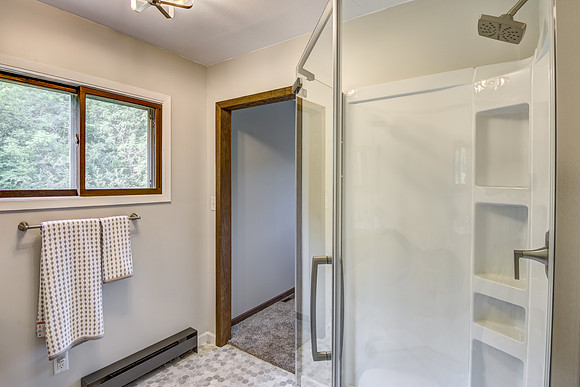 07 - Primary Bathroom-2