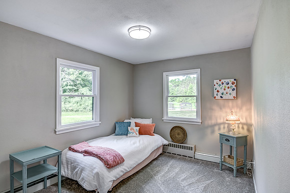 10 - Main Level Bedroom - 1-1