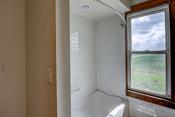 12b - Bathroom-3