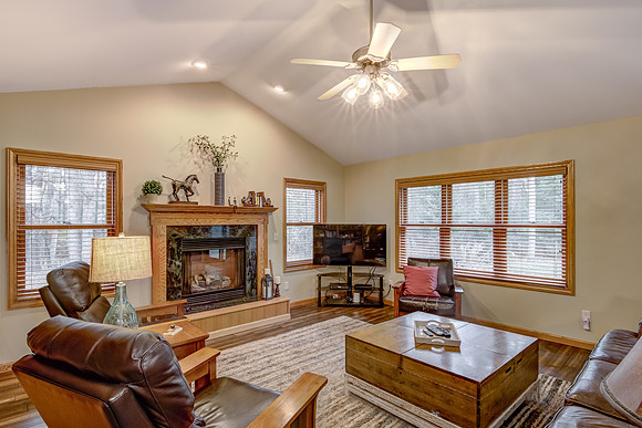 05 - Family Room-4