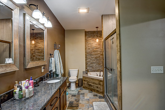07 - Primary Bathroom-1