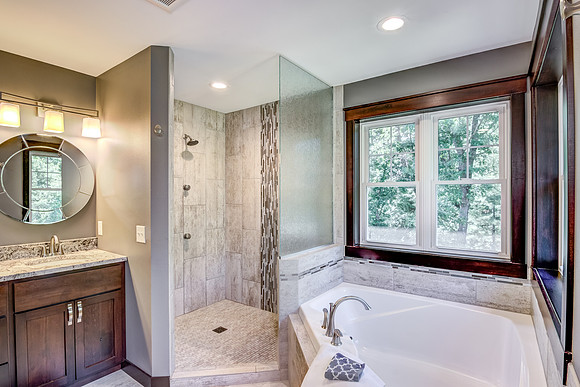 07 - Primary Bathroom-2