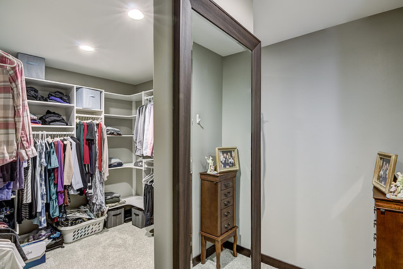 07b - Primary closet-1