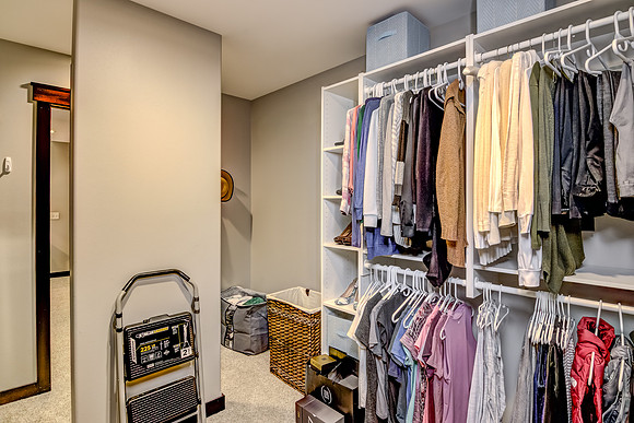 07b - Primary closet-2