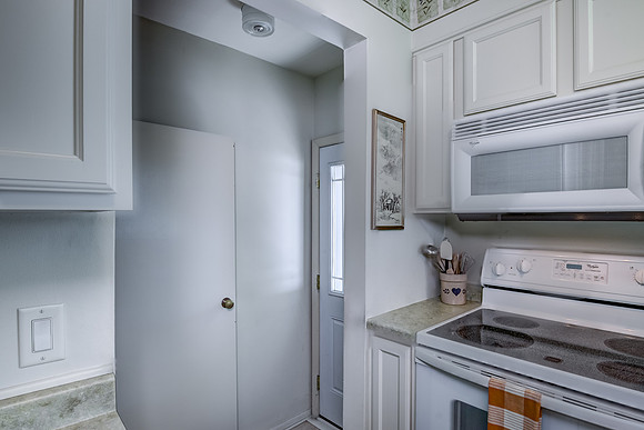 03 - Kitchen-6