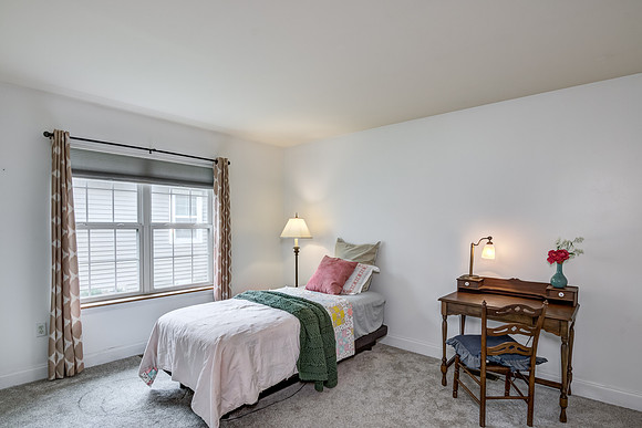 10 - Main Level Bedroom - 1-1