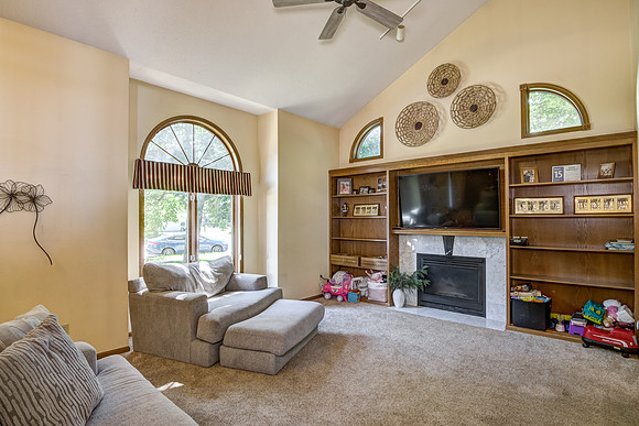02 - Living Room-3
