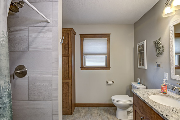 07 - Primary Bathroom-2
